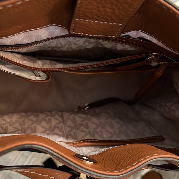 Michael Kors Marina Large drawstring Tote NEW, Authentic - Picture 3 of 8